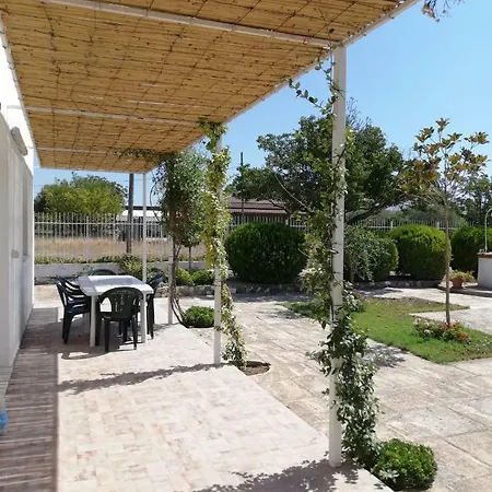 Holiday home Degli Oleandri